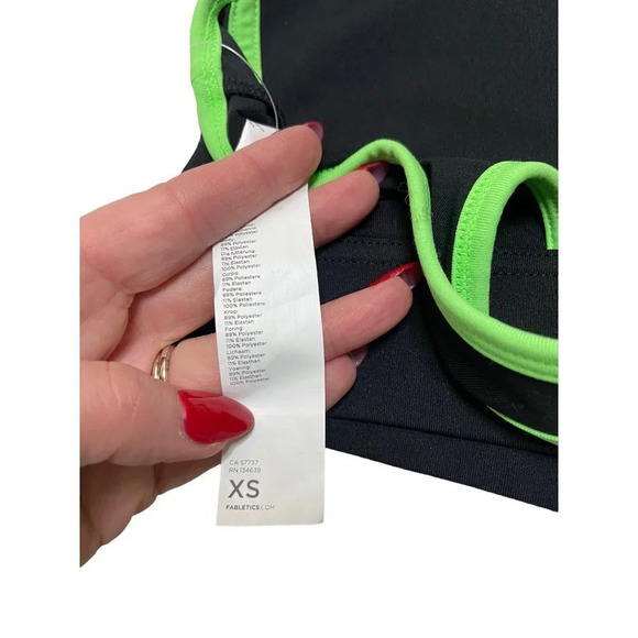 NWT Fabletics Blare Cross Back Medium Impact Sports Bra-sz XS - Picture 5 of 7